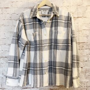 American Eagle plaid fleece shacket